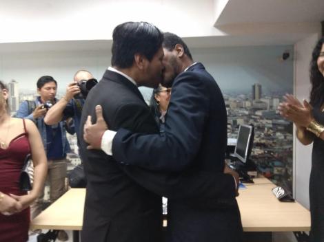 3er matrimono homosexual en Ecuador y el 1ero de hombres gays - Cámara LGBT Comercio Ecuador - Asociación Silueta X 3.jpg